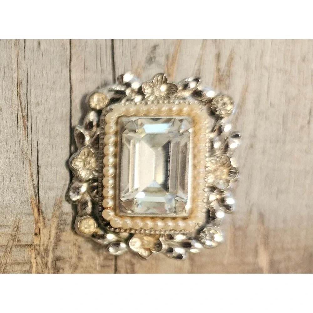 Vintage CORO Brooch -  Rhinestone Faceted Crystal White Pearl - Brooch - Classic